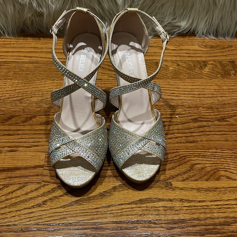 Delicacy high heels for women size 8